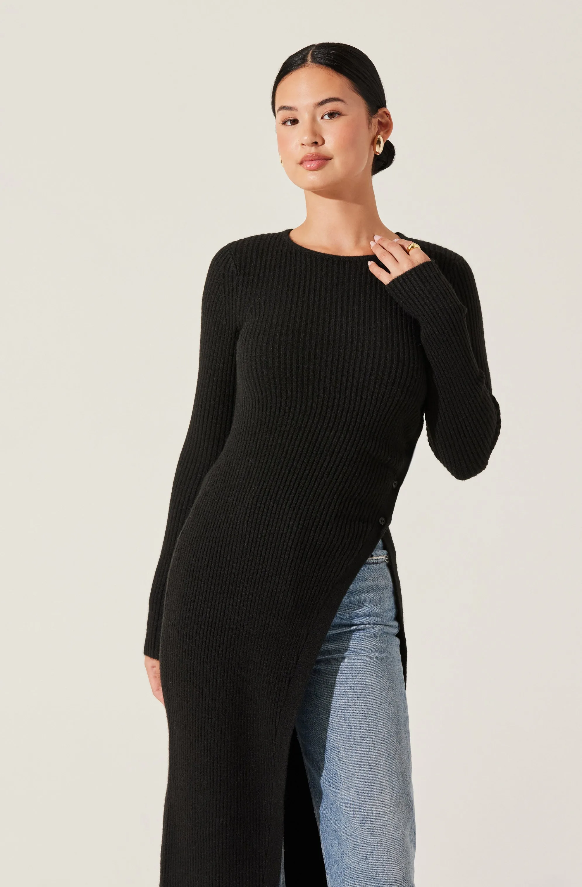 Ribbed Hi Slit Button Sweater