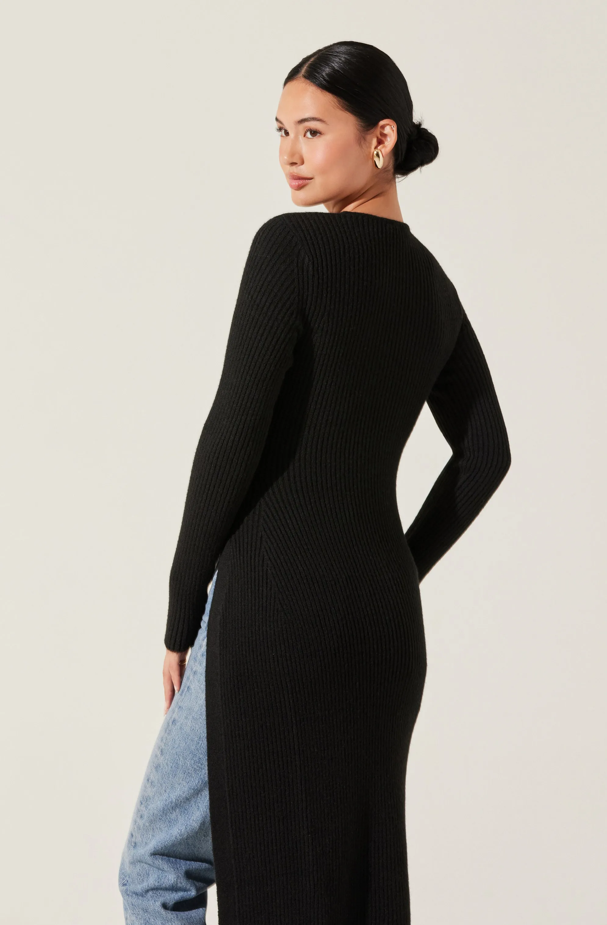 Ribbed Hi Slit Button Sweater