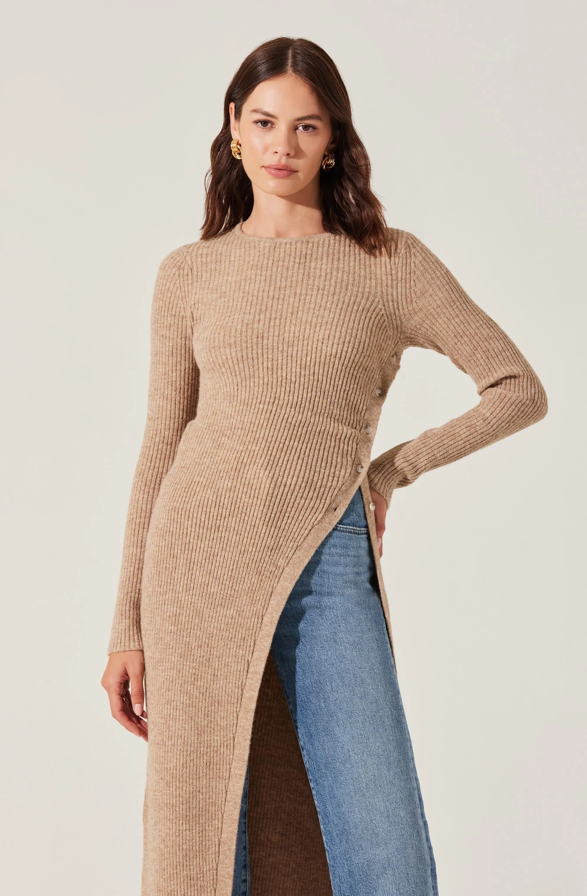 Ribbed Hi Slit Button Sweater