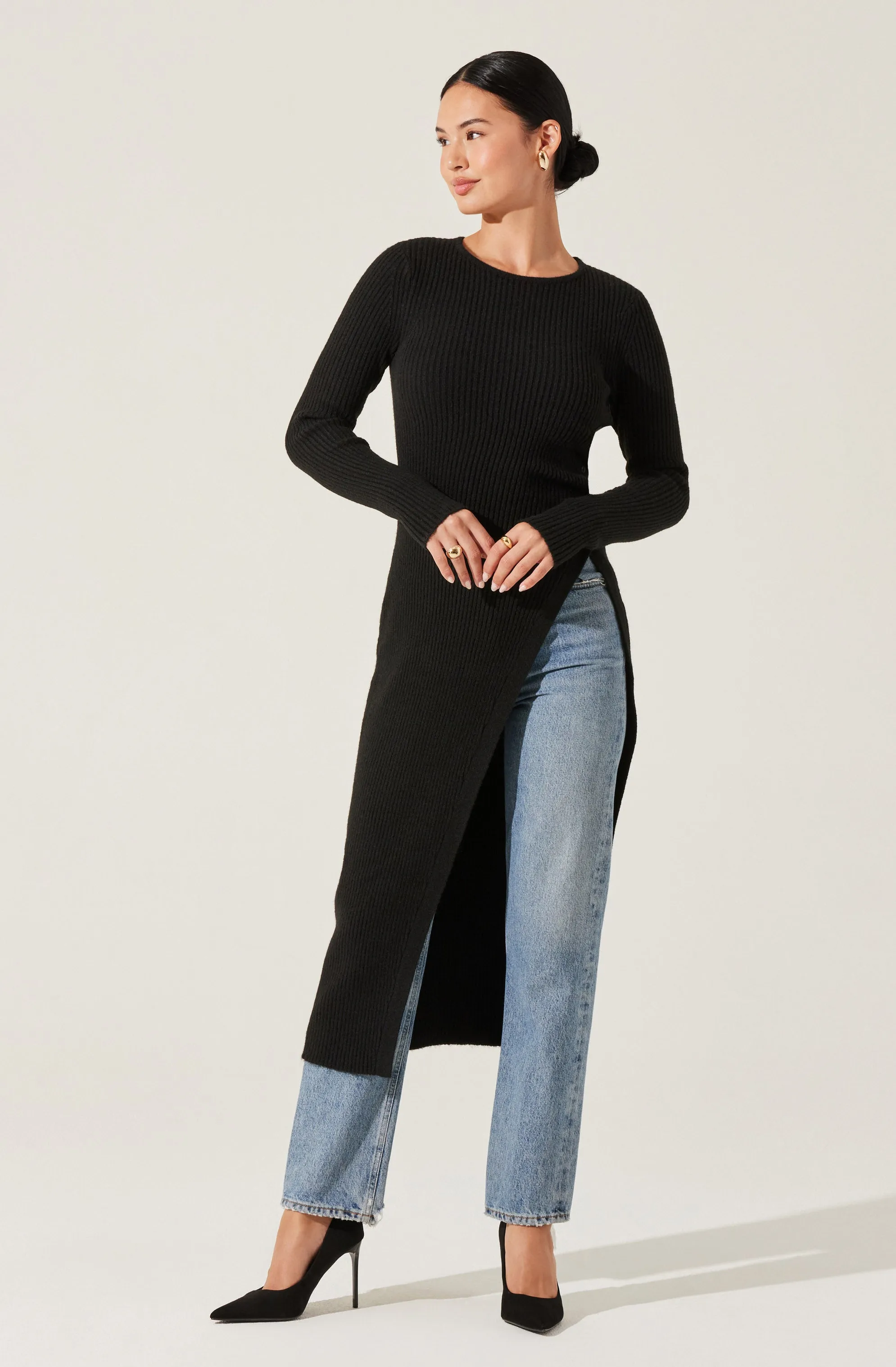 Ribbed Hi Slit Button Sweater